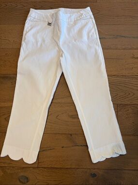 Lulu-B White Cropped Scallop Hem Pants